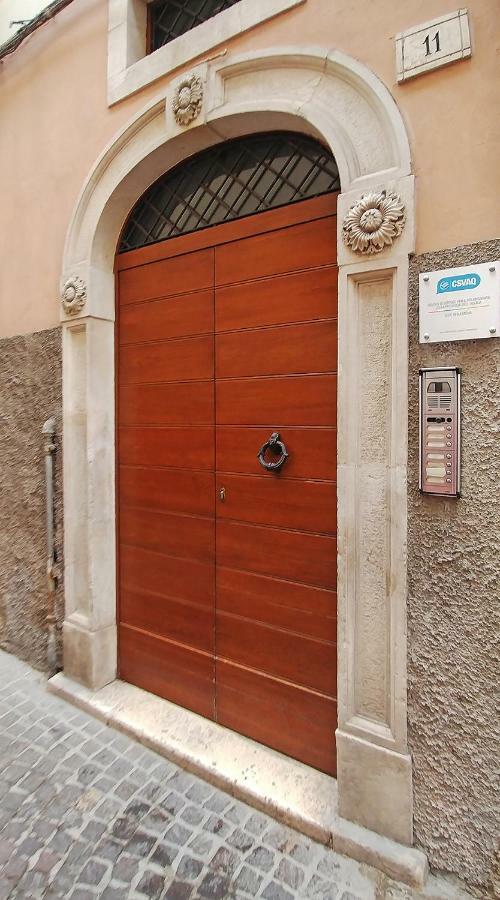 La Finestra Sulmo Apartment Сулмона Екстериор снимка